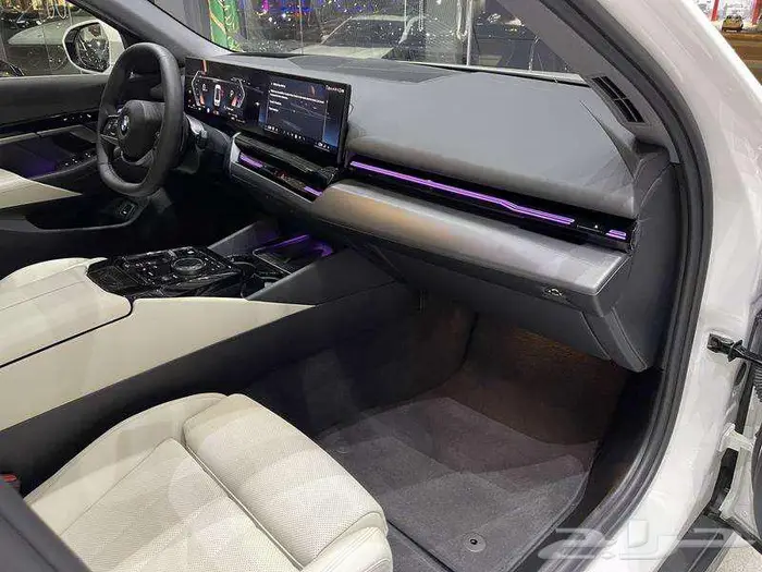 بي ام دبليو - الفئة الخامسة 520i - 2024 21