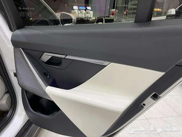 بي ام دبليو - الفئة الخامسة 520i - 2024 31