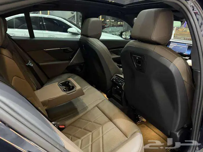 بي ام دبليو - الفئة الخامسة 520i - 2024 كت ام 32