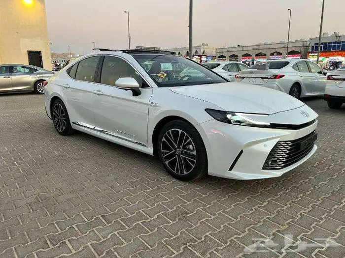 تويوتا-كامرى -لومير- هايبرد 2025-سعودى -بطاقه 14