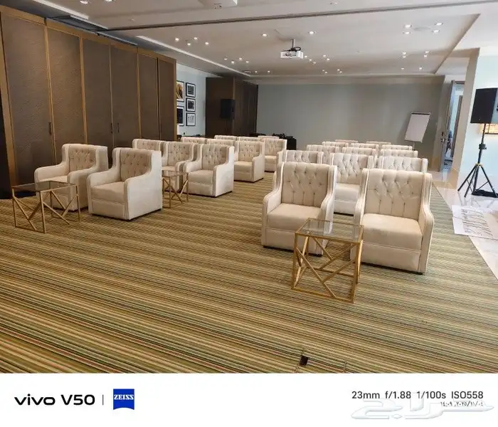 تاجير كنب جلد ومخل VIP فاخر 1