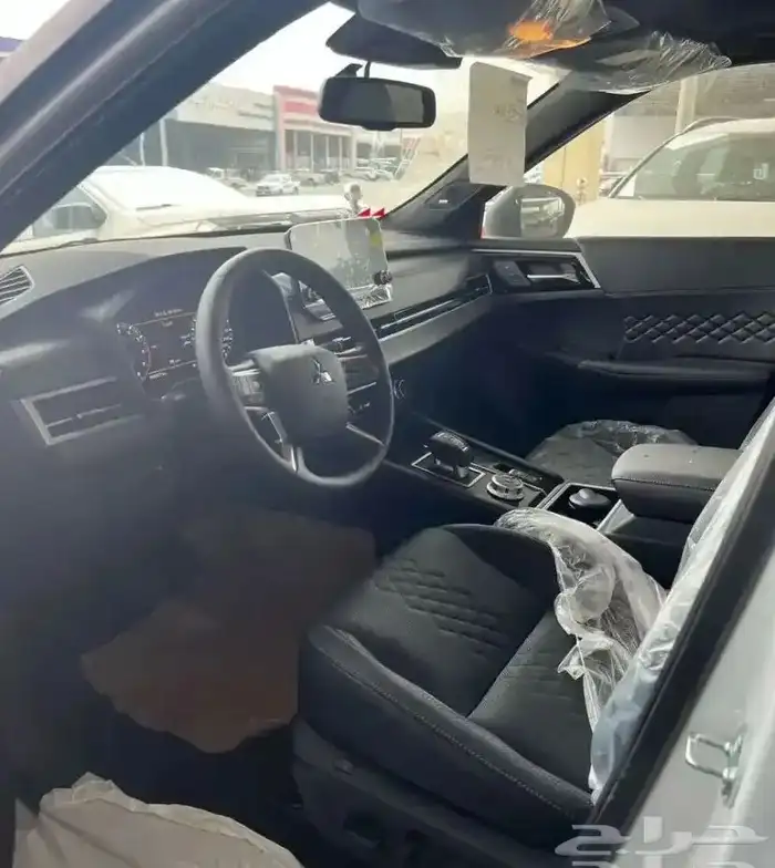 ميتسوبيشي اوتلاندر 2025 بلاك ايدشن فل كامل 6