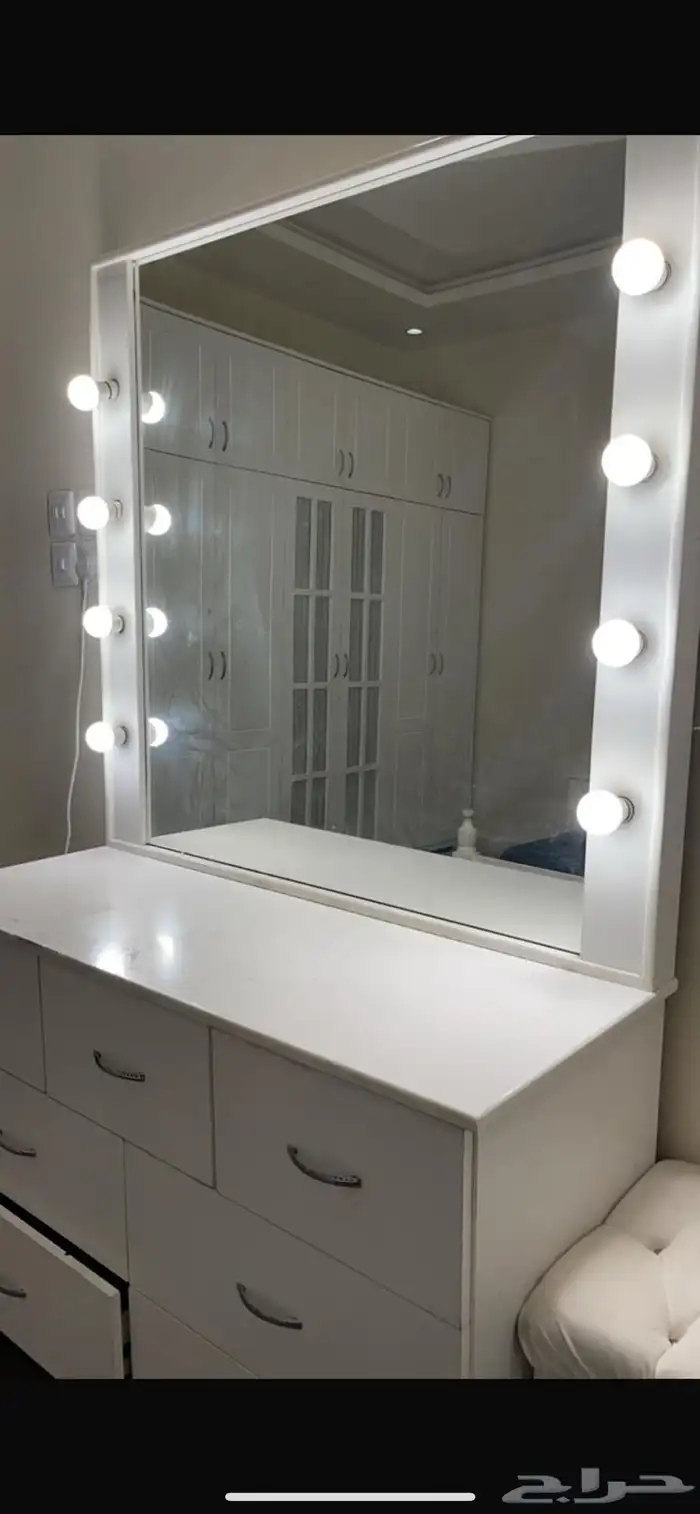 غرفه نوم للبيع مع المفرش الابيض بدون الطراحه ب2700 10