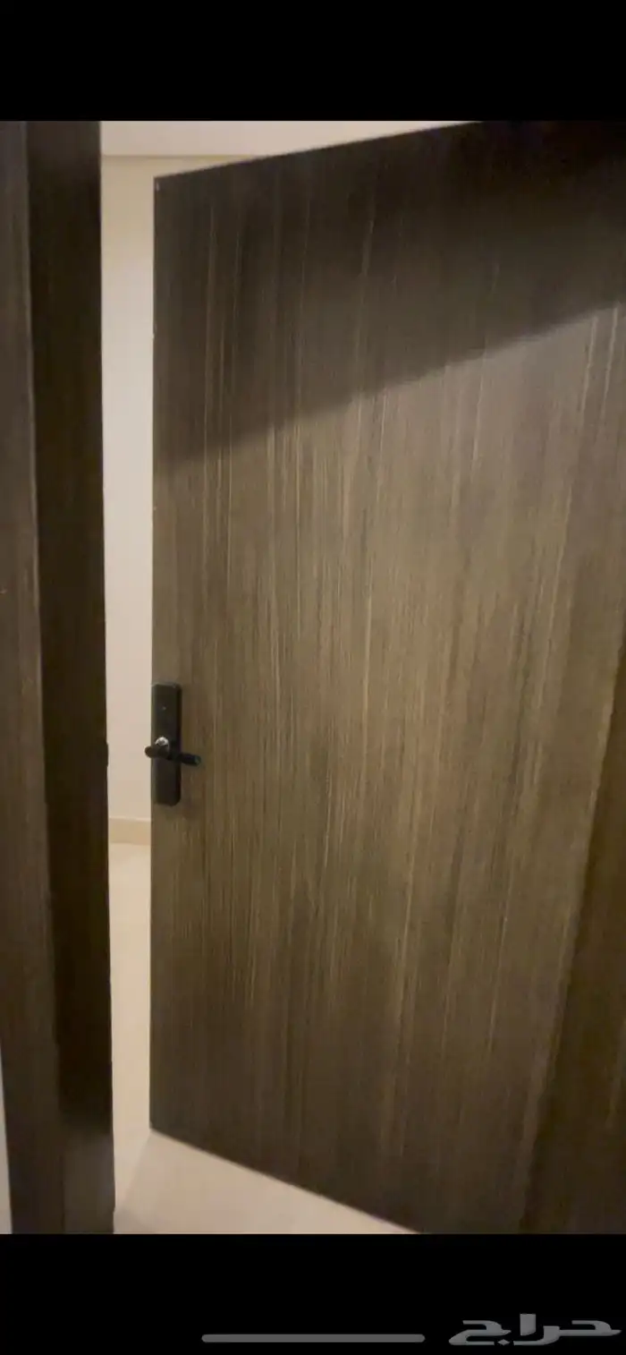 شقه من غرفه وحمام اعزكم الله ب 1800 0