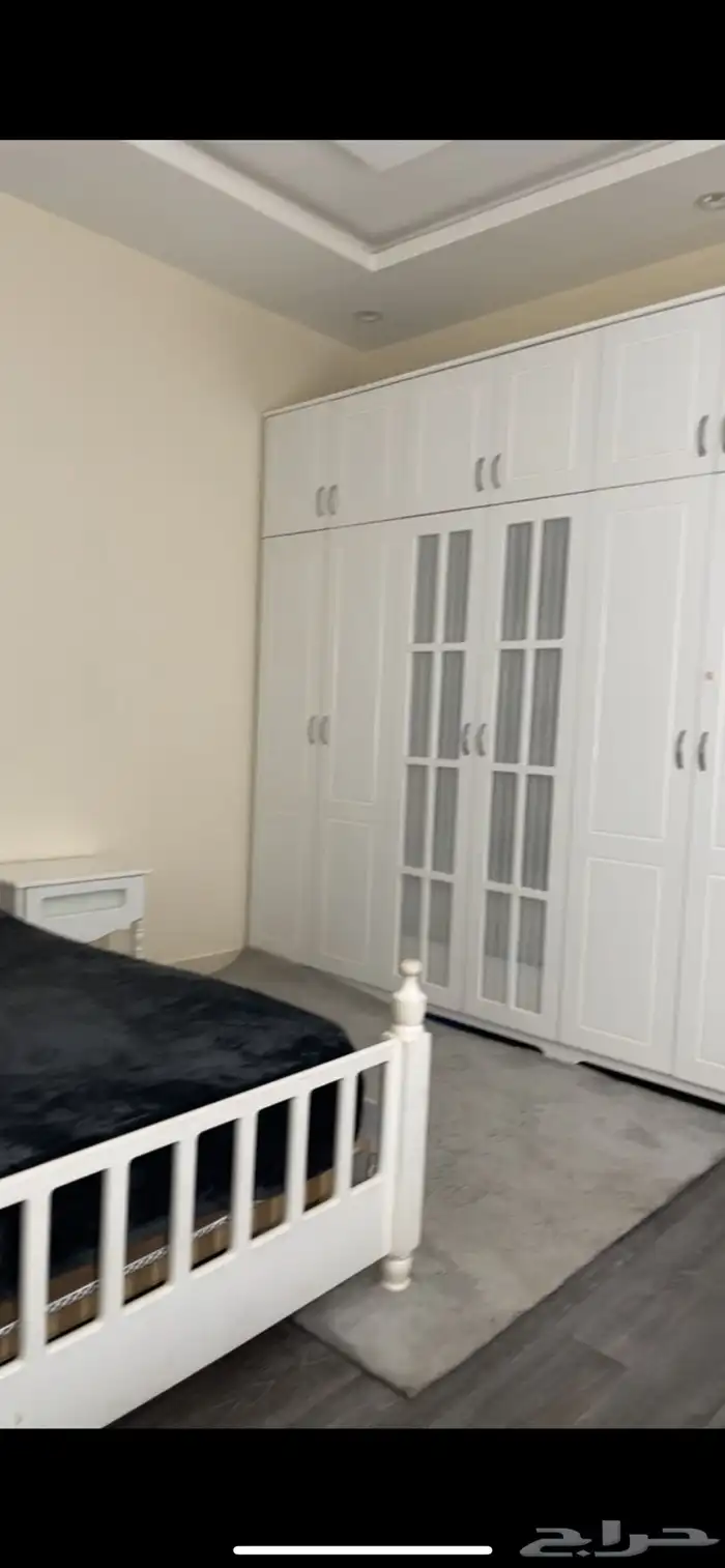 غرفه نوم للبيع مع المفرش الابيض بدون الطراحه ب2700 3