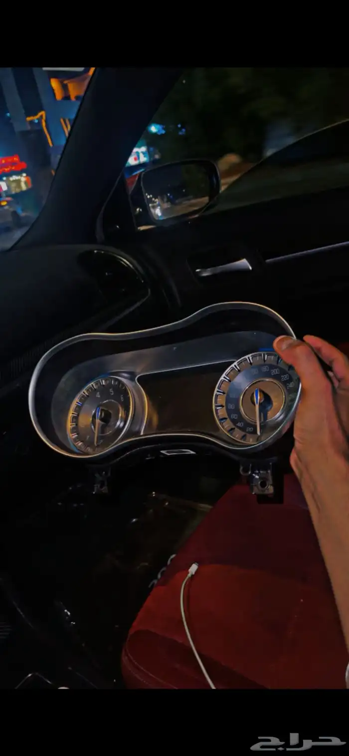 للبيع عداد كرايسلر موديل 2021 ماشي 97 الف كيلو 0