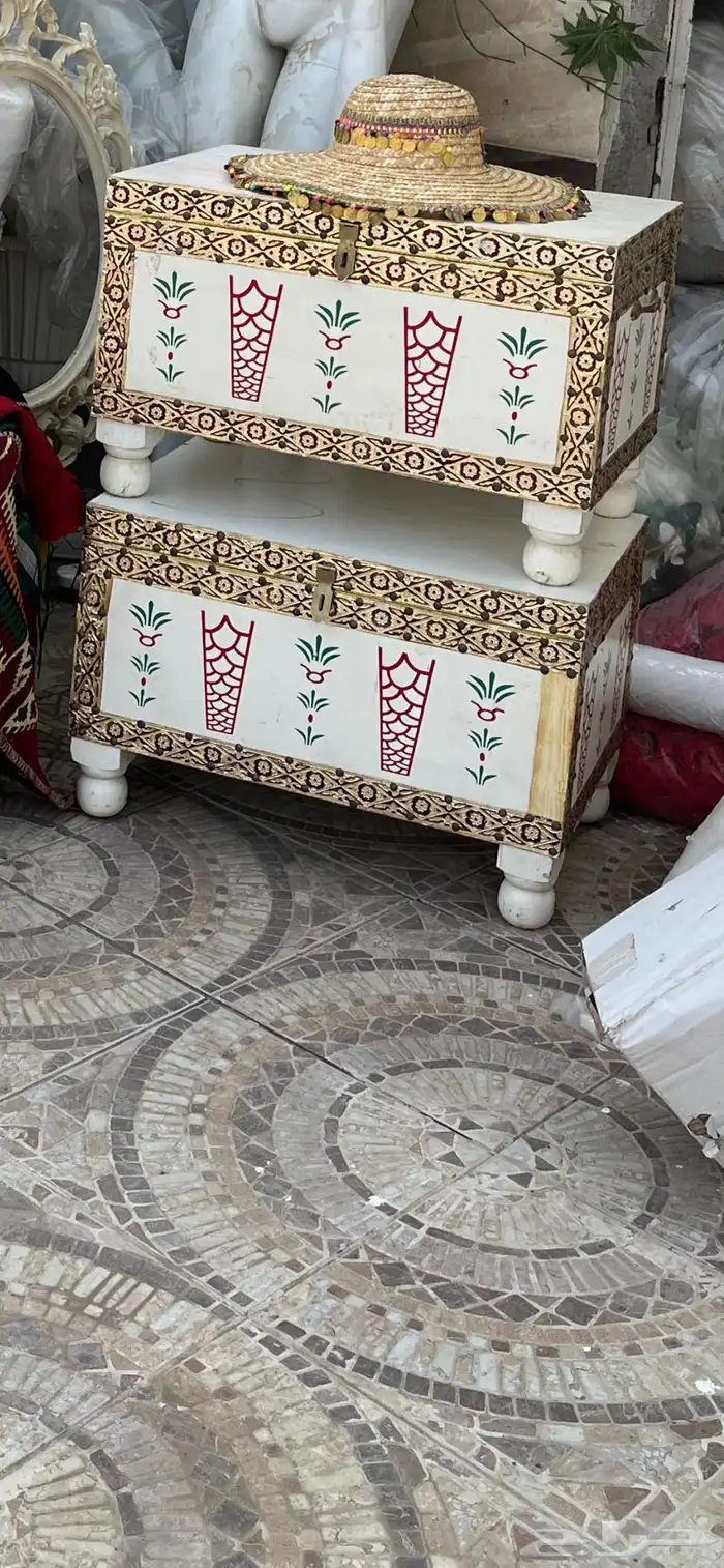 للبيع صندوقين خشبيه مطرزه 0