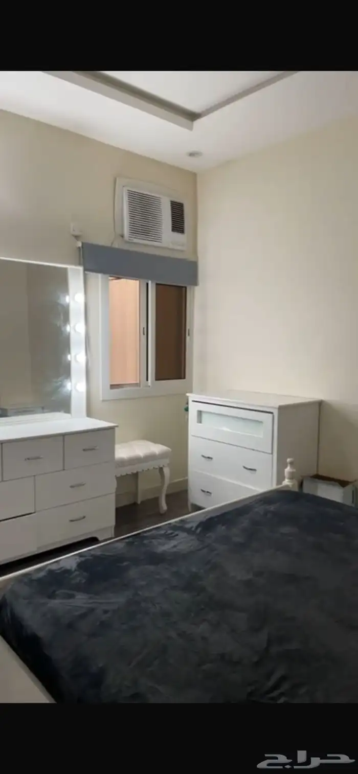 غرفه نوم للبيع مع المفرش الابيض بدون الطراحه ب2700 6