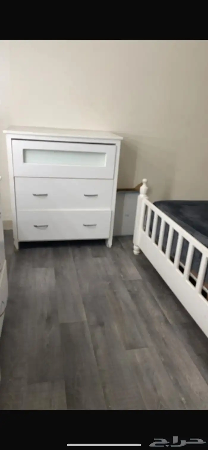 غرفه نوم للبيع مع المفرش الابيض بدون الطراحه ب2700 11