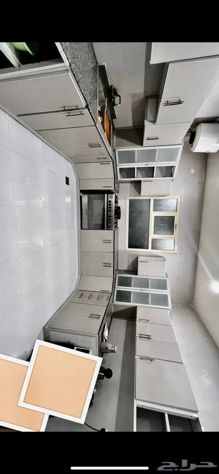 دولاب مطبخ للبيع بدون الفرن ب 700 وقابل للتفاوض البسيط 0