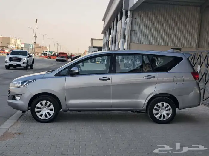 تويوتا انوفا 2016 1