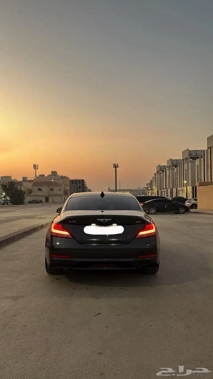 جينسيس G70 3