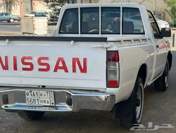 نيسان ددسن 2009 نظيف 4