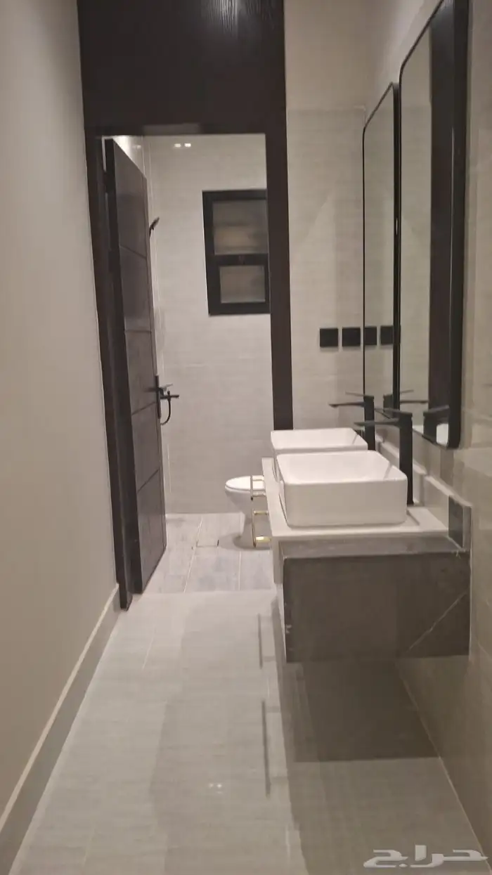 دور علوي جديد للبيع بحي الجنادرية 6