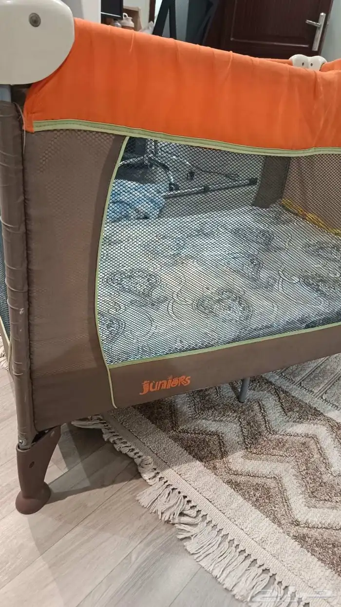 سرير اطفال بحالة جبدة قابل للتطبيق صدقة بدون مقابل 2