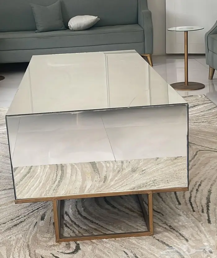 طاولة للبيع 2