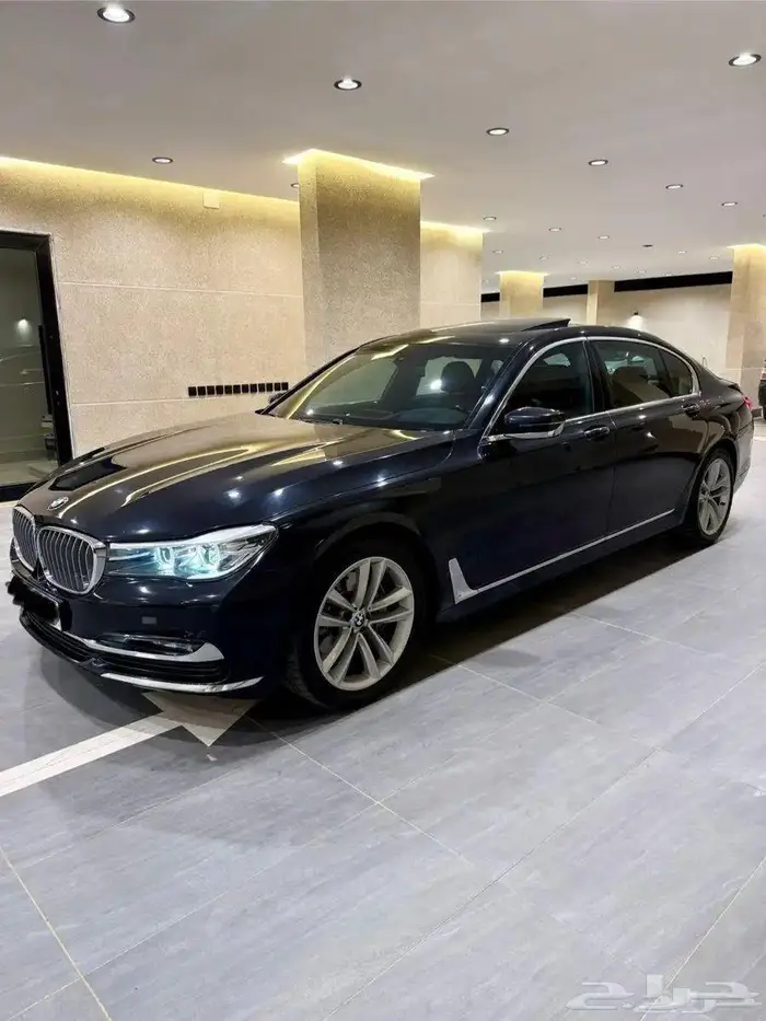 بي ام دبليو 740i م2018 2