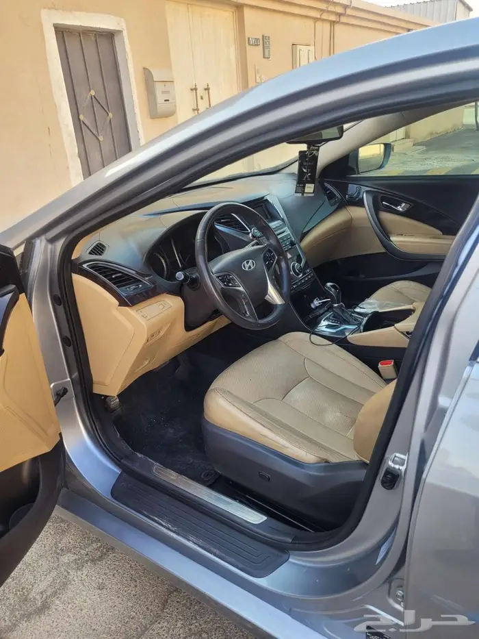 هونداي ازيرا 4