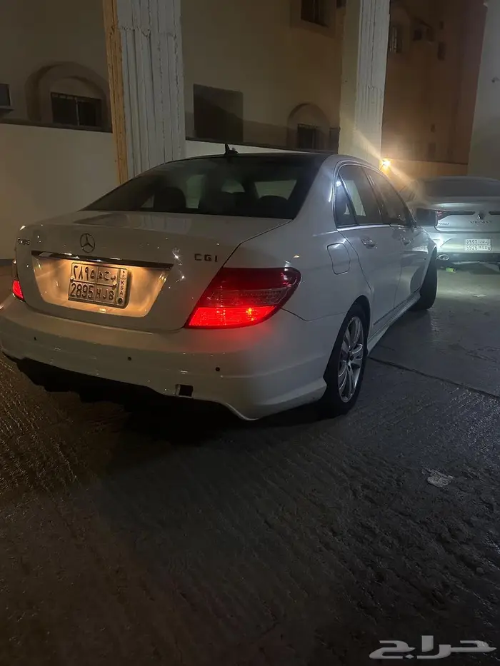 مرسيدس c180 cgi فل كامل بحالة ممتازة 9