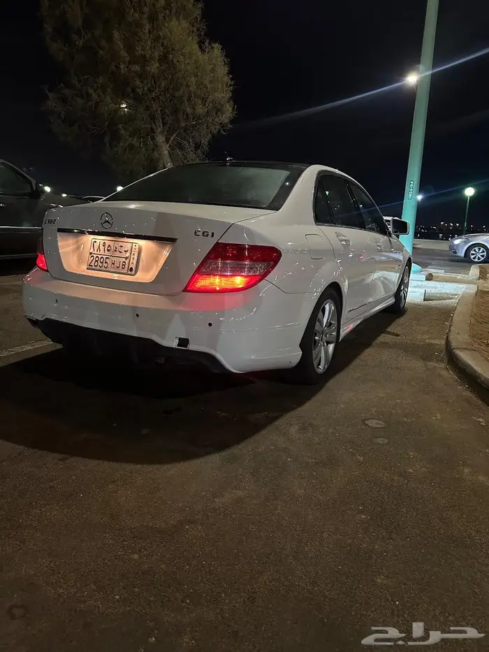 مرسيدس c180 cgi فل كامل بحالة ممتازة 10