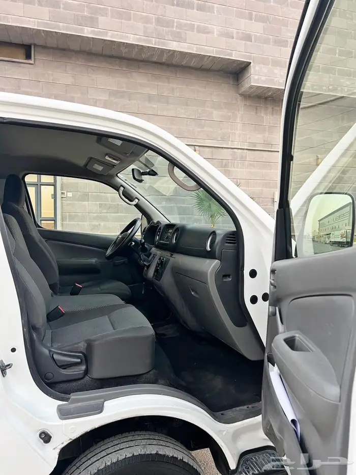 باص نيسان اورفان ممشى قليل نظيف جدا للبيع 12