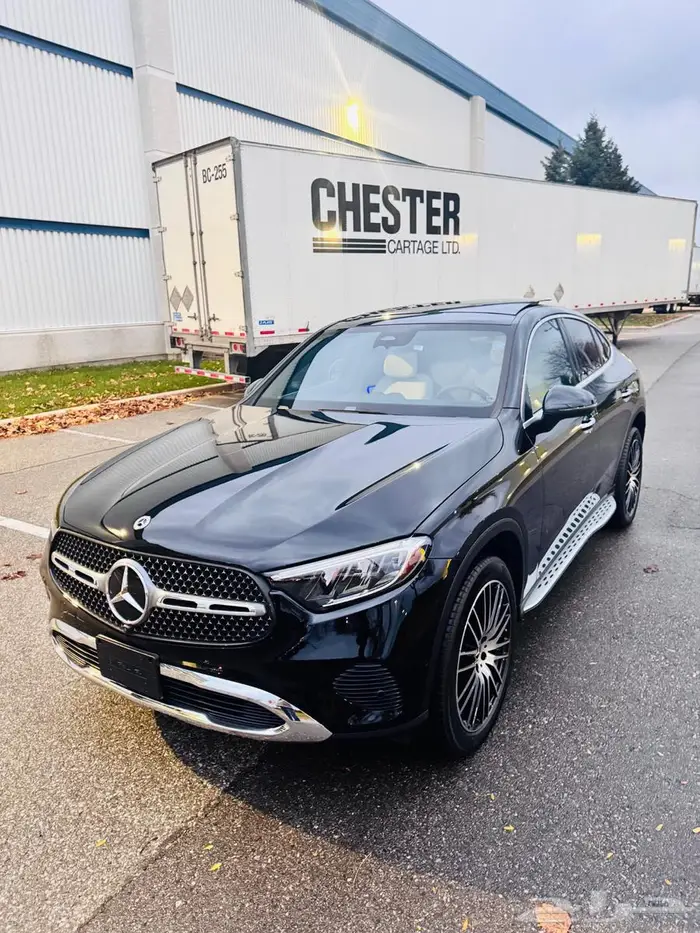 للبيع مرسيدس 2026 GLC300 ((اصفار)) 7