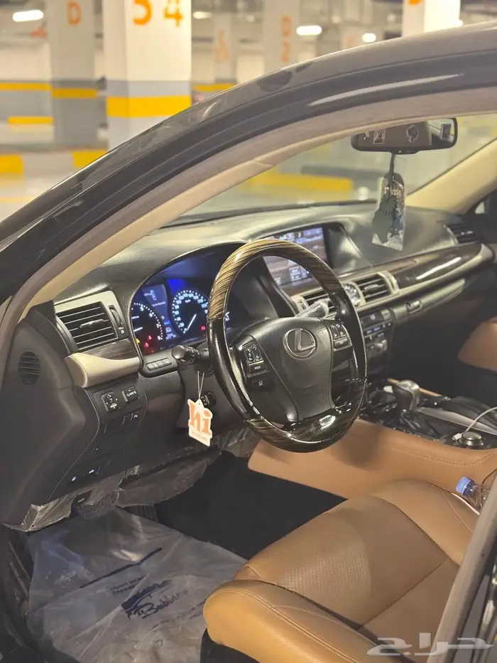 لكزس LS 2015 اسود شورت 1