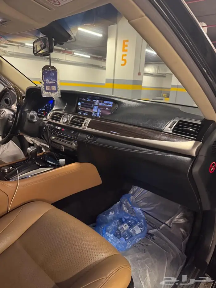 لكزس LS 2015 اسود شورت 12