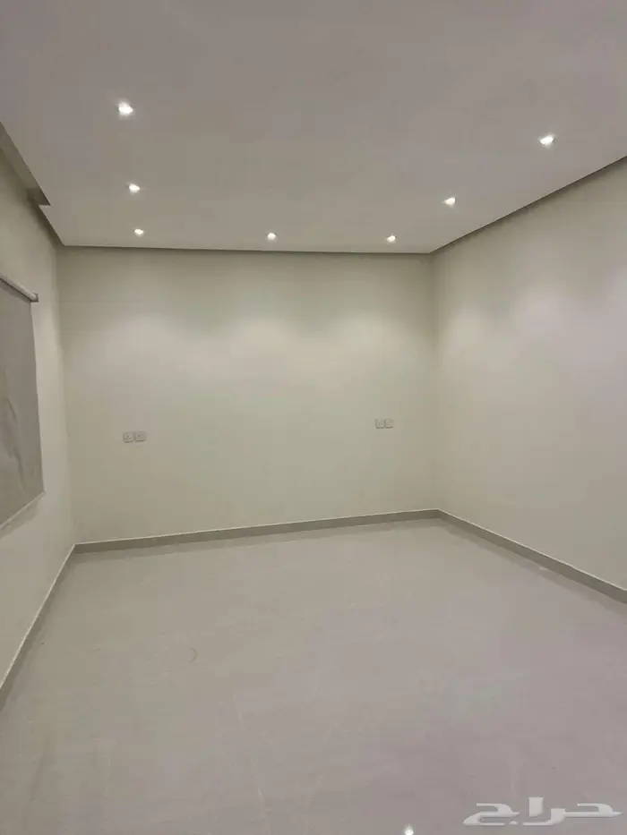 للايجار دور علوي في حي الشفاء 5