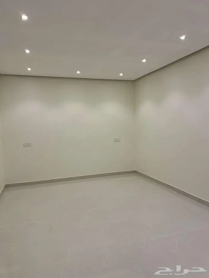 للايجار دور علوي في حي الشفاء 4