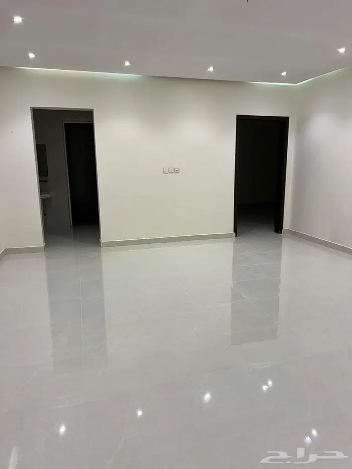 للايجار دور علوي في حي الشفاء 12