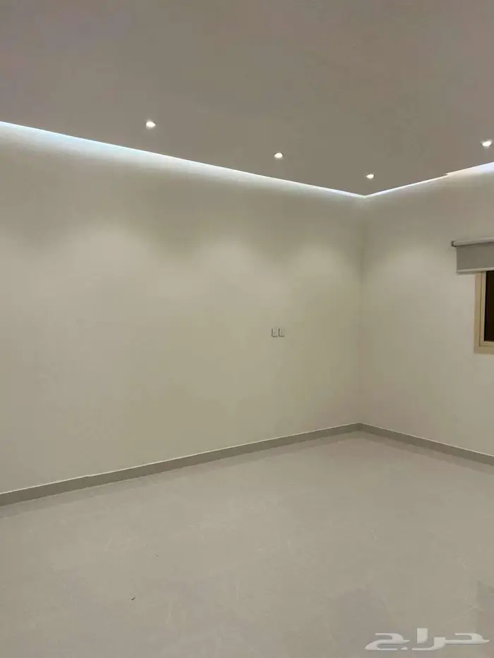 للايجار دور علوي في حي الشفاء 8