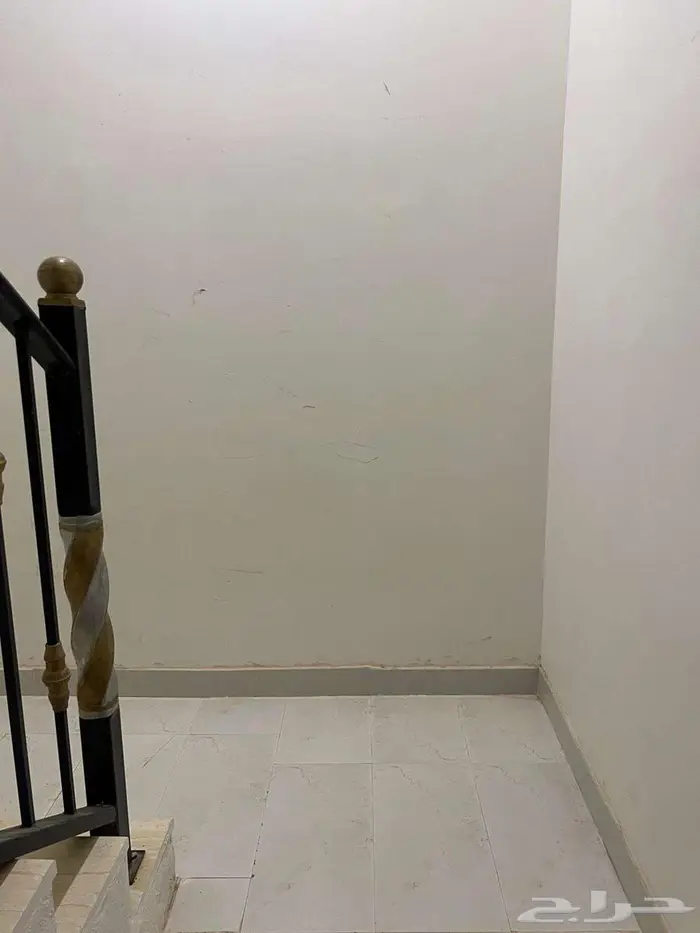 للايجار دور علوي في حي الشفاء 3