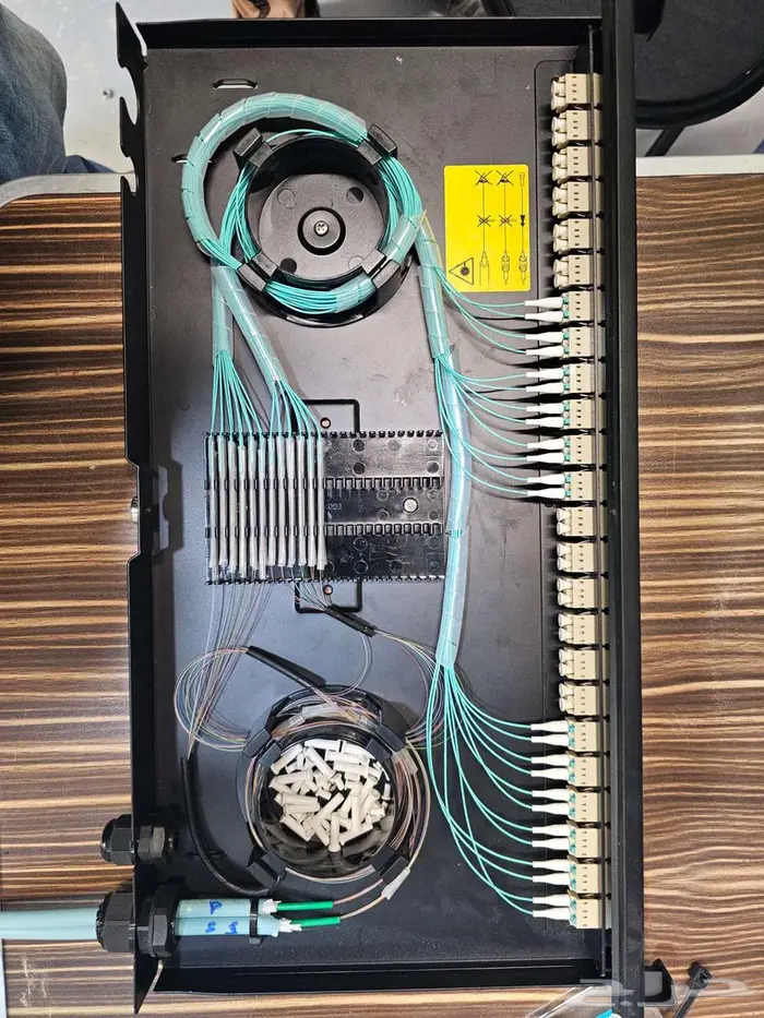 خدمات شبكات وFiber احترافي للشركات والمؤسسات 8