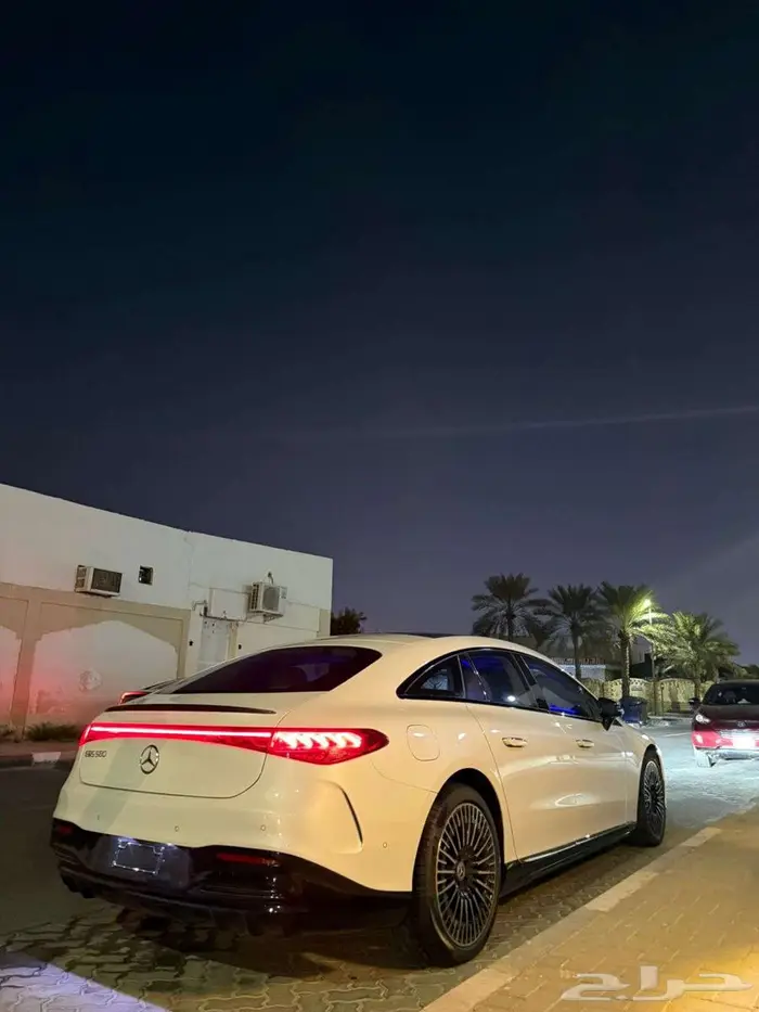 Mercedes EQS580 2022 11