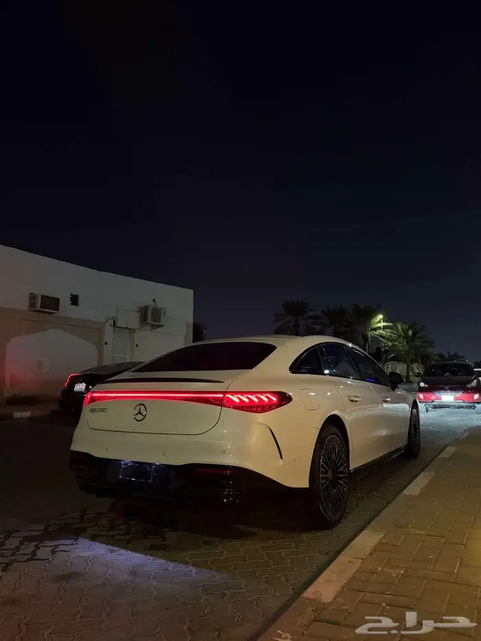 Mercedes EQS580 2022 10