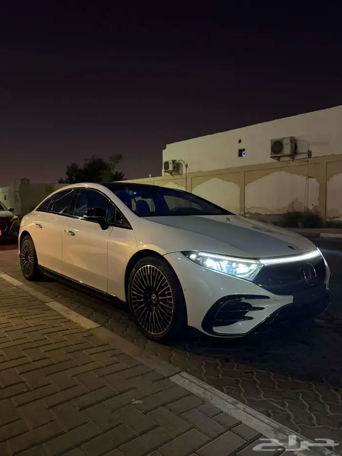 Mercedes EQS580 2022 12