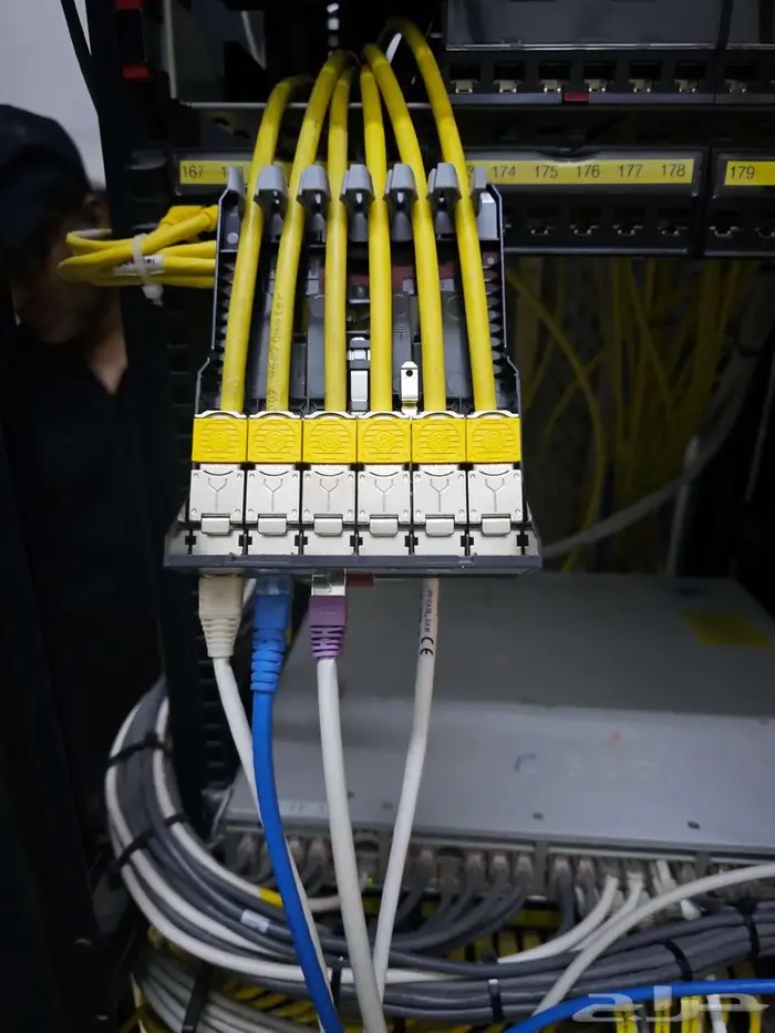 خدمات شبكات وFiber احترافي للشركات والمؤسسات 15