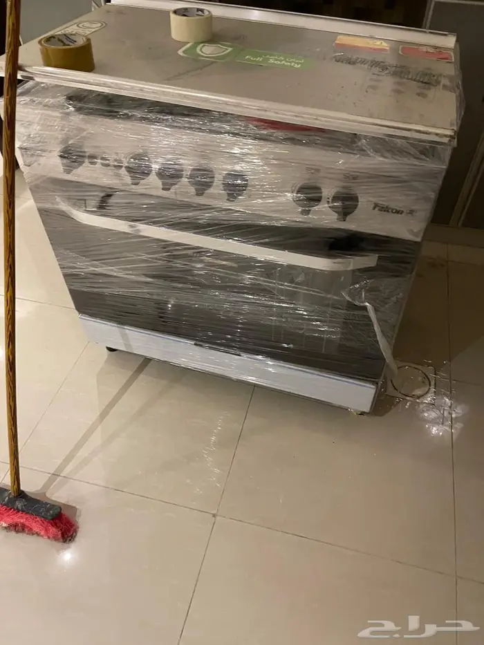 فرن للبيع غاز و تشغيل كهرباء استخدام سنه فقط 0