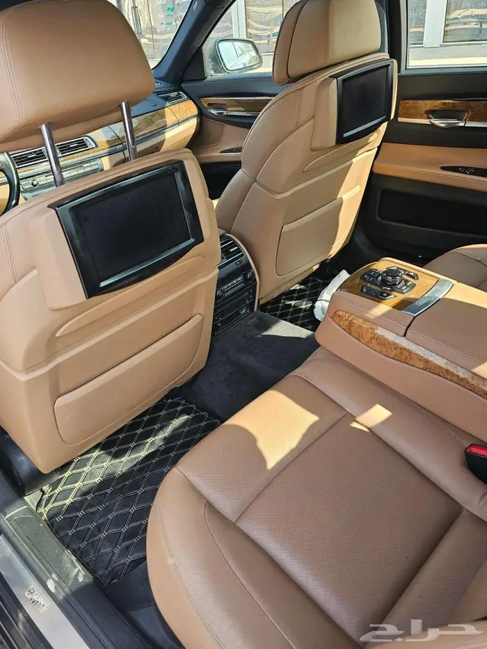 BMW 740 2011 3