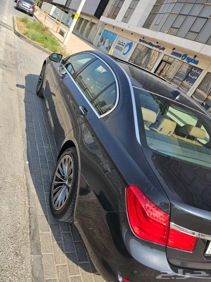 BMW 740 2011 0