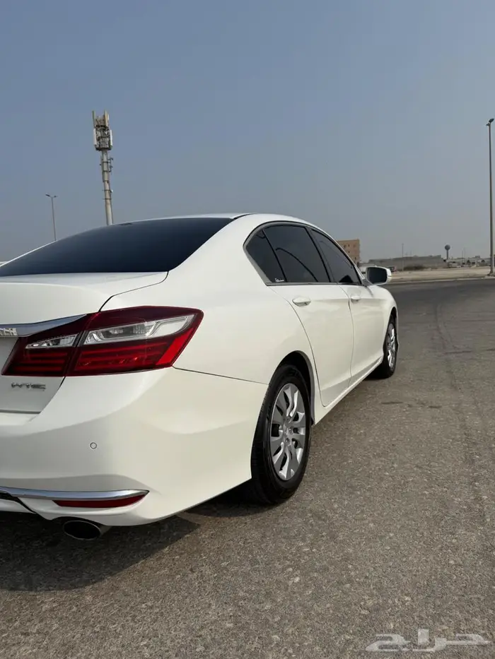 للبيع هوندا اكورد موديل. 2017 7