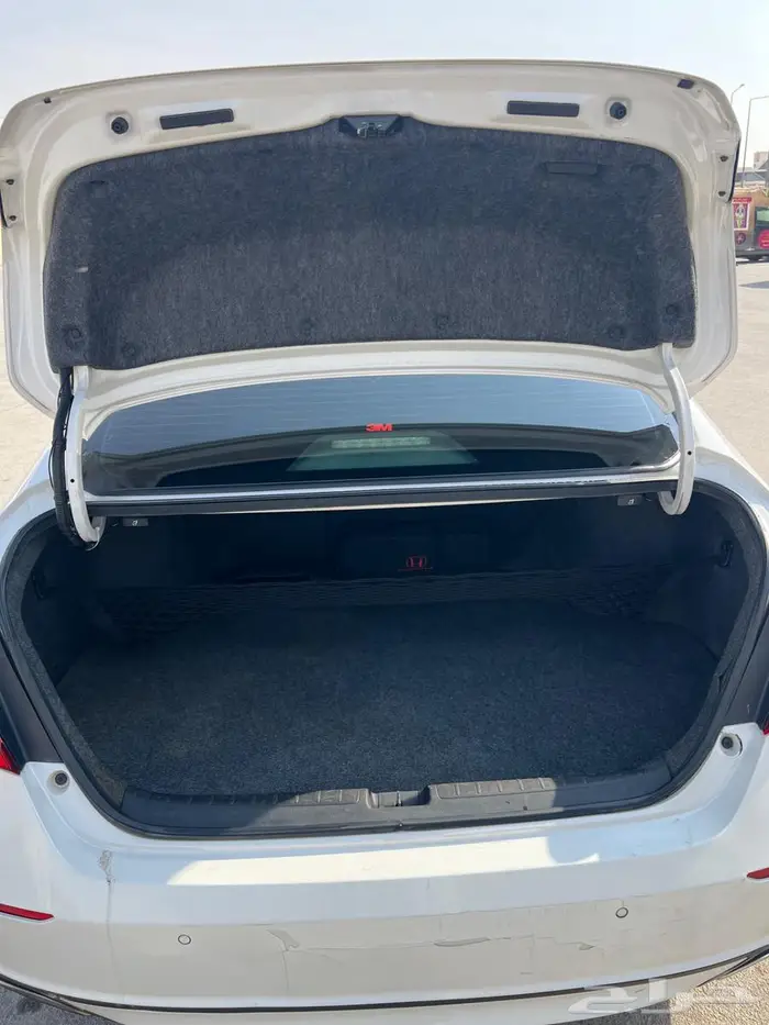 للبيع هوندا اكورد سبورت 2018 9