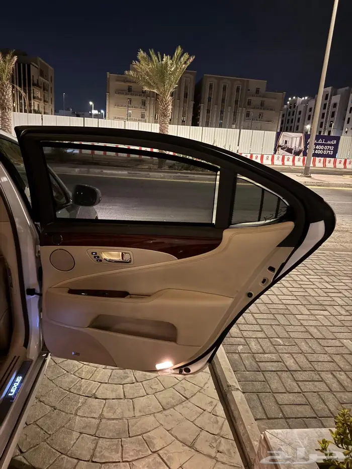 لكزس LS460 اول مالك مميز بلوحة مميزه 9