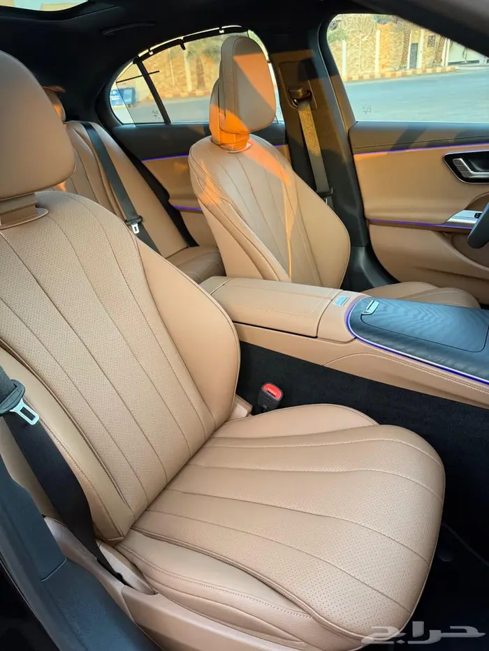 مرسيدس - E 200 - 2026 - اصفار - 3 شاشات - جديدة - ضمان 4