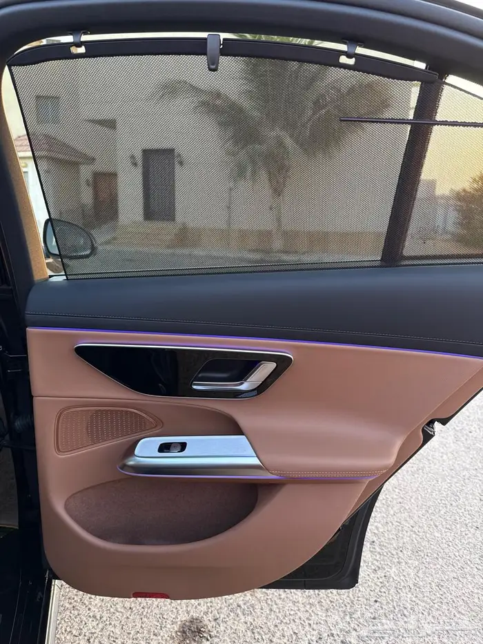 مرسيدس - E 200 - 2026 - اصفار - 3 شاشات - جديدة - ضمان 8