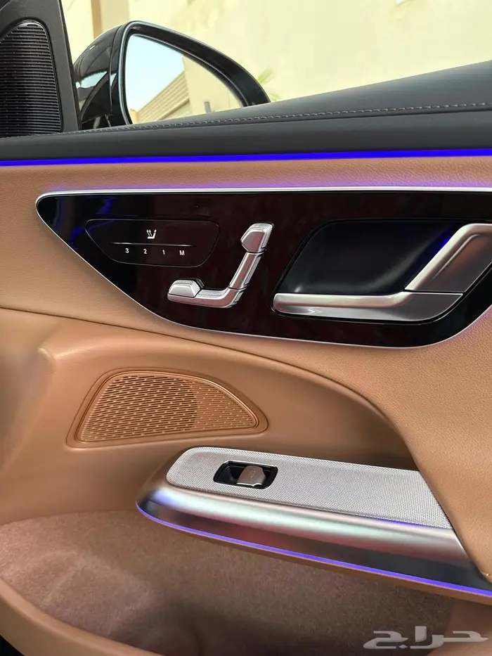 مرسيدس - E 200 - 2026 - اصفار - 3 شاشات - جديدة - ضمان 14