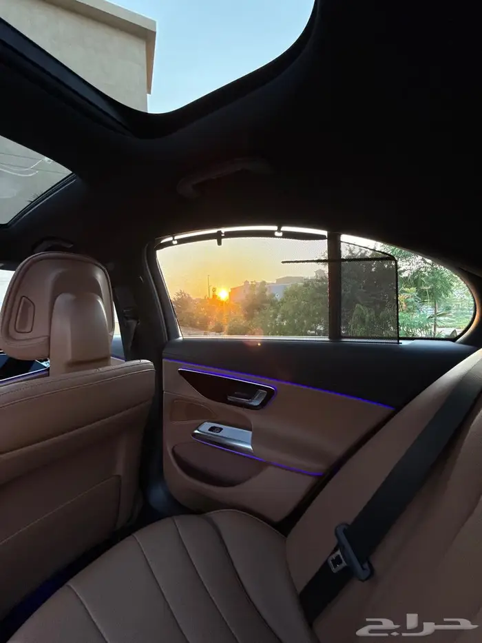 مرسيدس - E 200 - 2026 - اصفار - 3 شاشات - جديدة - ضمان 12