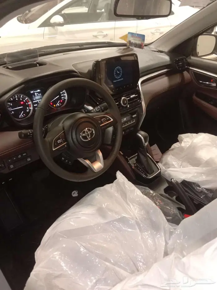 تويوتا اوربان كروزر 2025 فل كامل سعودي بنزين 3