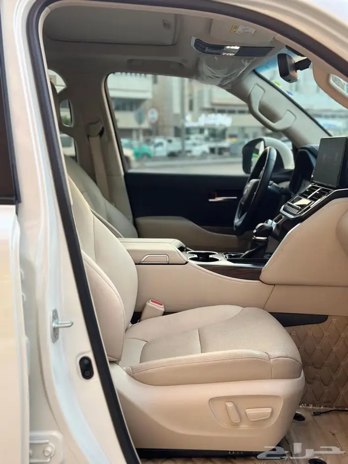 للبيع لاندكروزر 2024 9